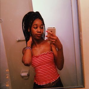 Meet your Posher, Essi